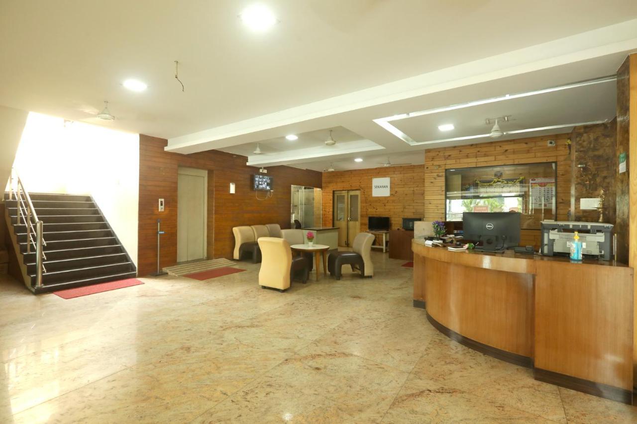 Sekaran Hotel Omr Madrás Exterior foto
